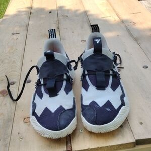 Adidas Basketball Rayford Trae Young Size 11